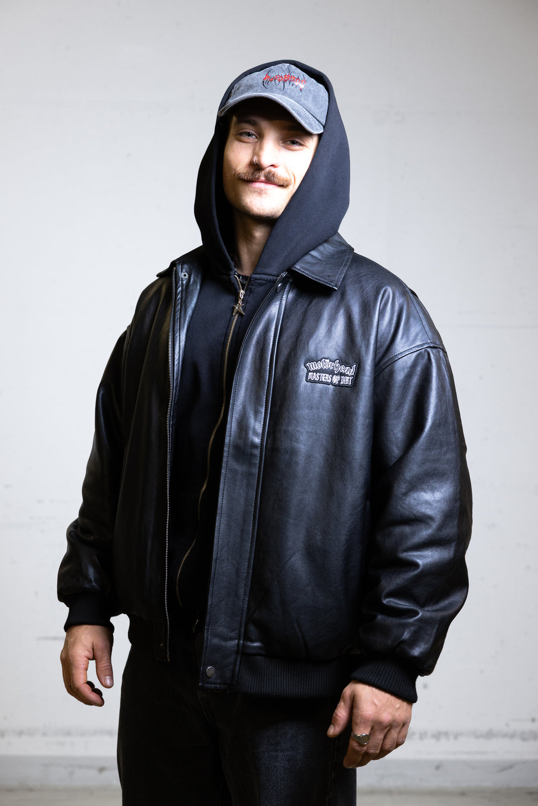 MASTERS OF DIRT – Masters of Merch Online Shop